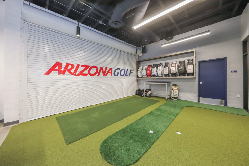 indoor golf simulator room